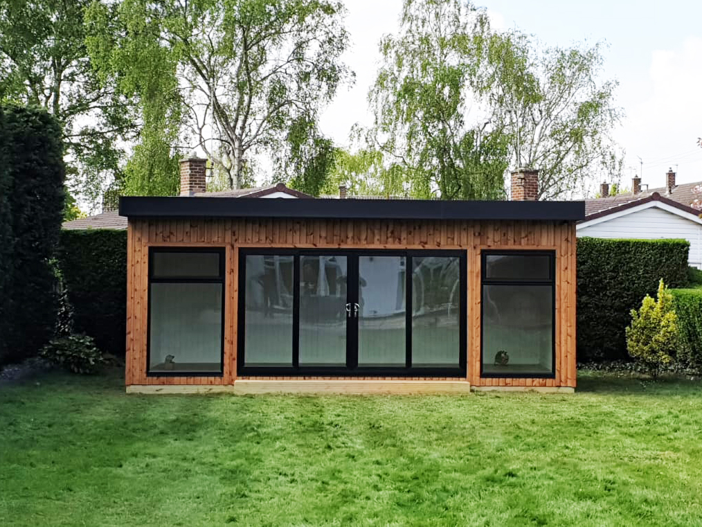 Garden Room Sale 7m x 4m Redwood or Marley Garden Room